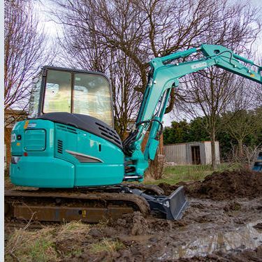 Kobelco SK28