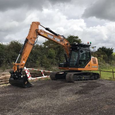 excavator hire UK